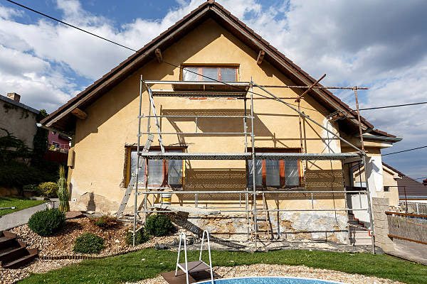 Travaux de ravalement de façade et peinture de maison